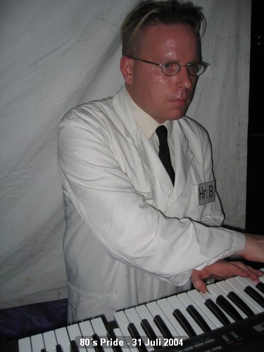 2004073180sPRIDEFEST-047.JPG